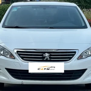 Peugeot 408 sa harap na mukha