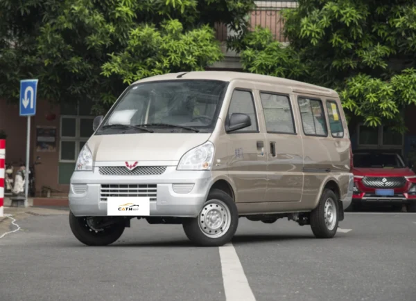 Wuling Rongguang avant gauche