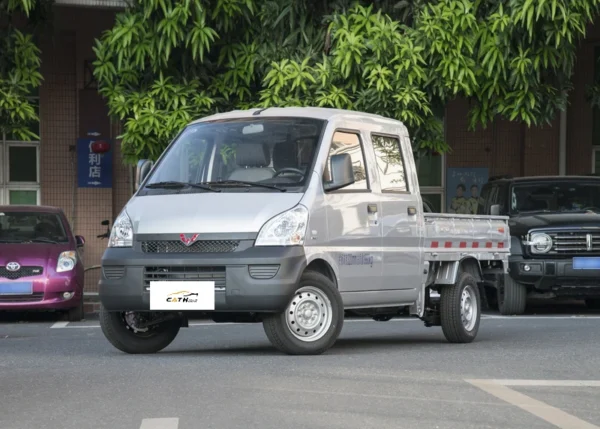 Mini camión Wuling Rongguang delantero izquierdo