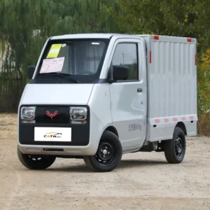 Wuling E10 מלפנים משמאל