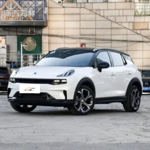 Lynk & Co 06 أمام اليسار