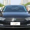 Cara frontal del Volkswagen Passat