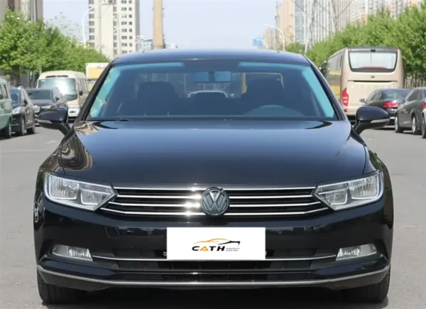 Cara frontal del Volkswagen Passat