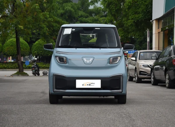 Wuling NanoEV алдыңкы бети