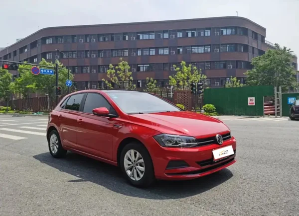 Volkswagen Polo оң алдыңкы