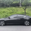 Das Seitenprofil des Nissan Teana.