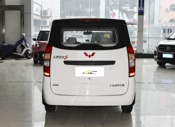 Wuling Hongguang avtomobilining orqa tomoni