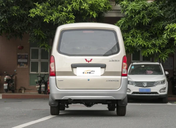 Wuling Rongguang avtomobilining orqa tomoni