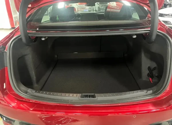 Trunk ng Ford Mondeo